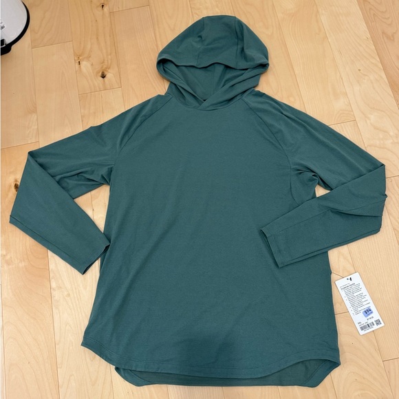 SOLD Men’s Lululemon Shirt - Picture 4 of 7